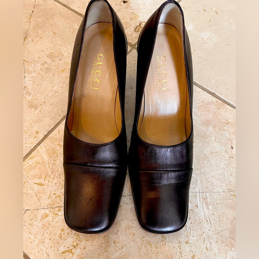Gucci pumps brown size 5